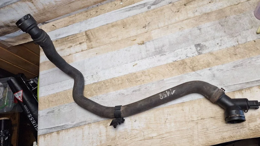 Engine coolant pipe/hose 1J0121619