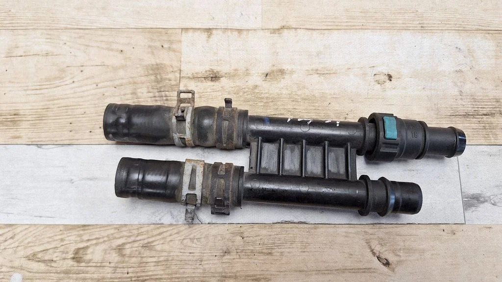 Engine coolant pipe/hose 923824