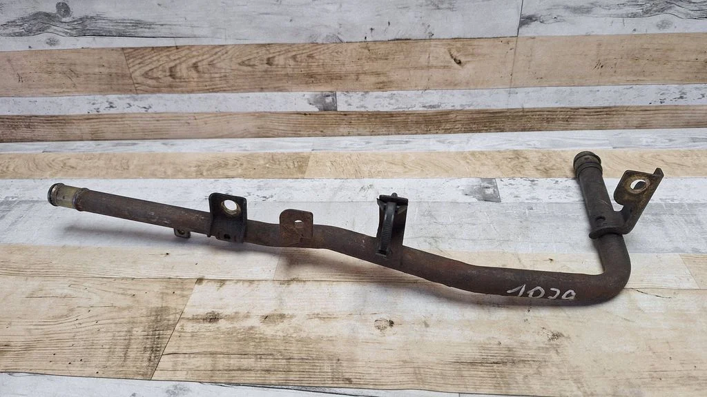 Engine coolant pipe/hose