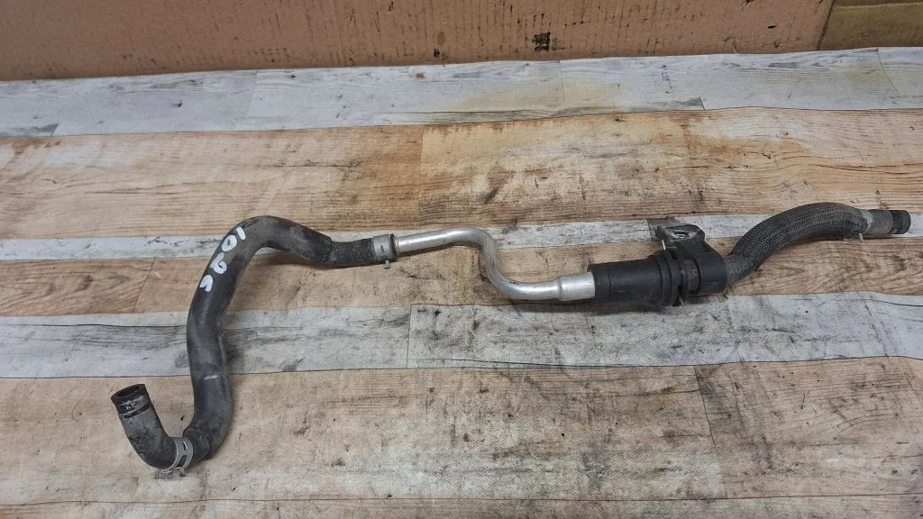 Engine coolant pipe/hose