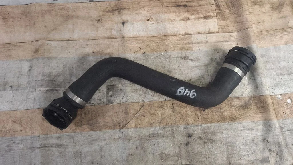 Engine coolant pipe/hose 1436377