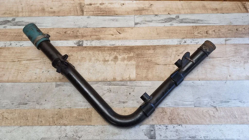 Engine coolant pipe/hose 21302670G
