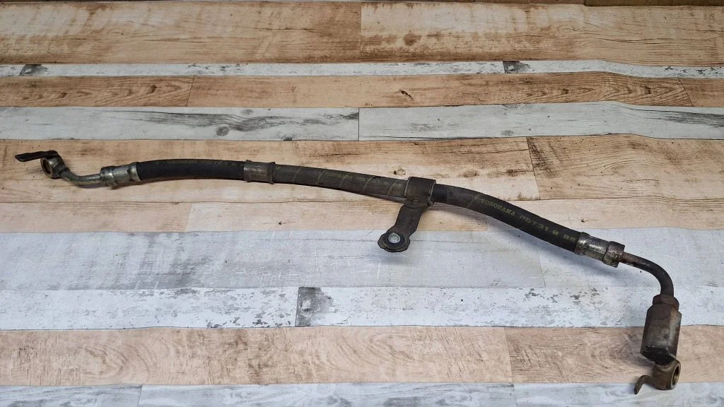 Engine coolant pipe/hose