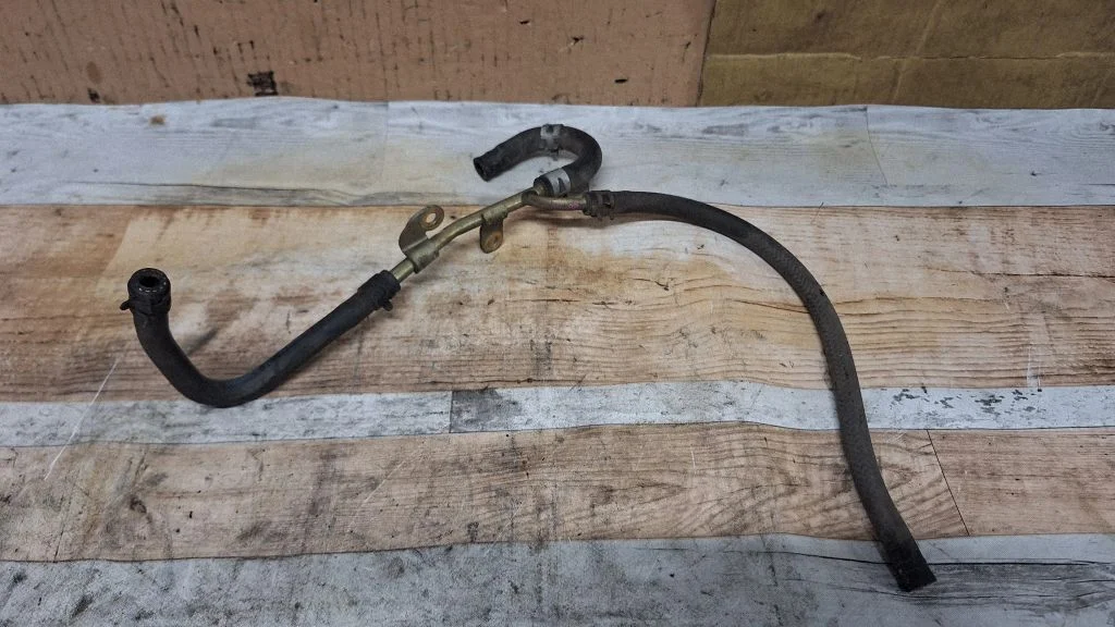 Engine coolant pipe/hose