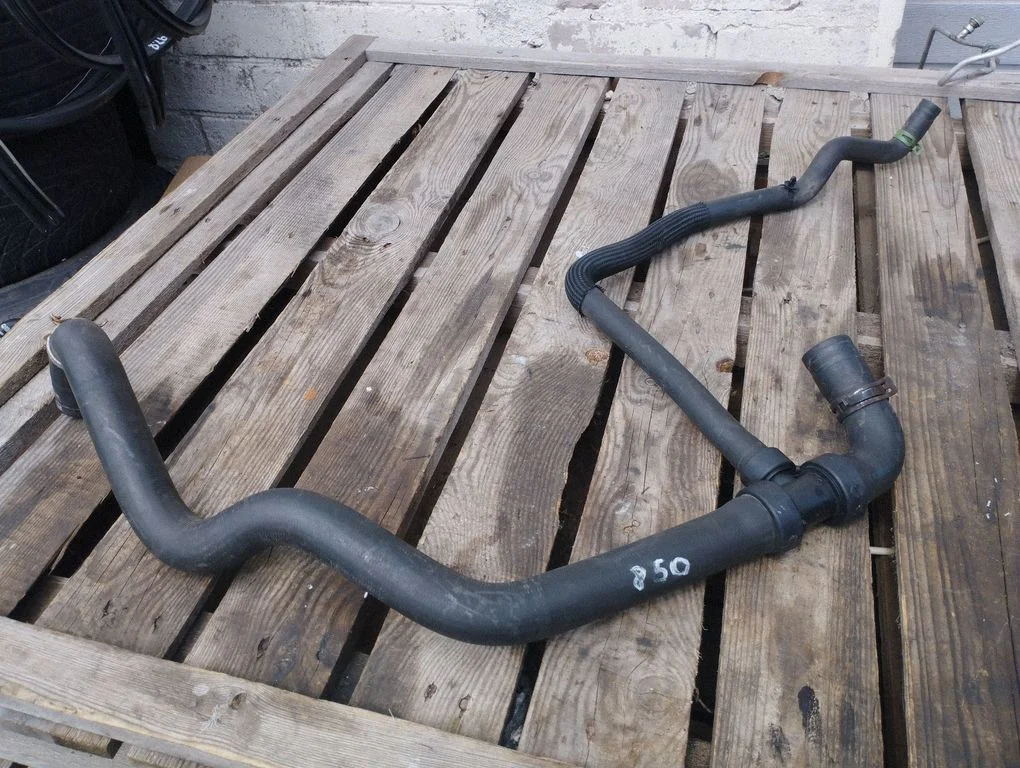 Mootori jahutusvedeliku toru / voolik – Renault Megane III (2009-2016)