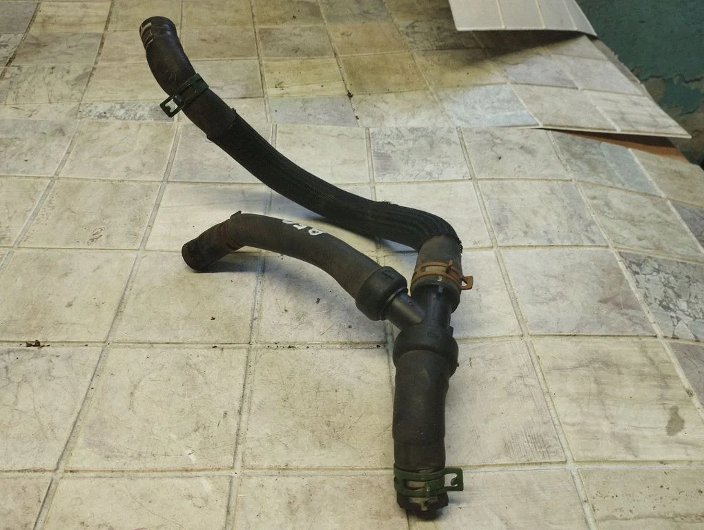 Mootori jahutusvedeliku toru / voolik – Renault Megane III (2009-2016)