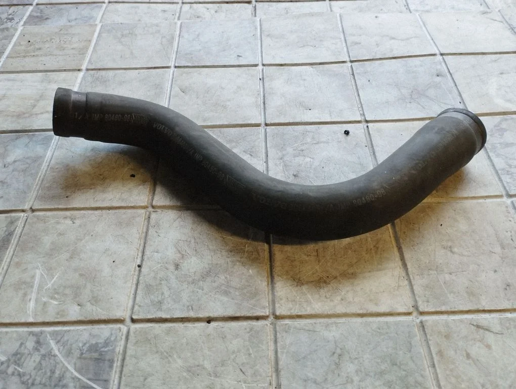 Engine coolant pipe/hose 30864031