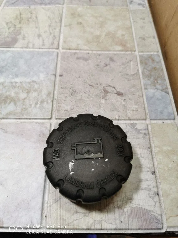 Coolant expansion tank/reservoir cap 2105010315