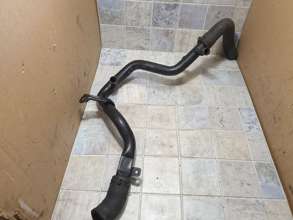Engine coolant pipe/hose 9202090