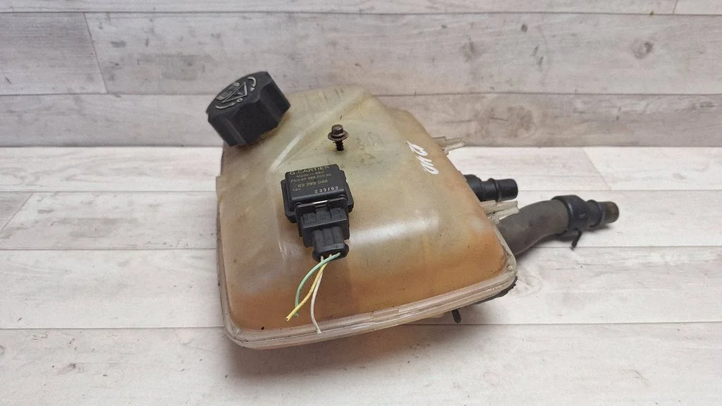 Coolant expansion tank/reservoir 1488949080