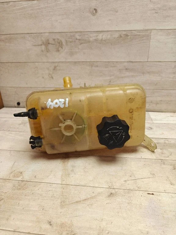 Coolant expansion tank/reservoir