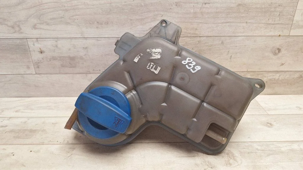 Coolant expansion tank/reservoir 8E0121403C