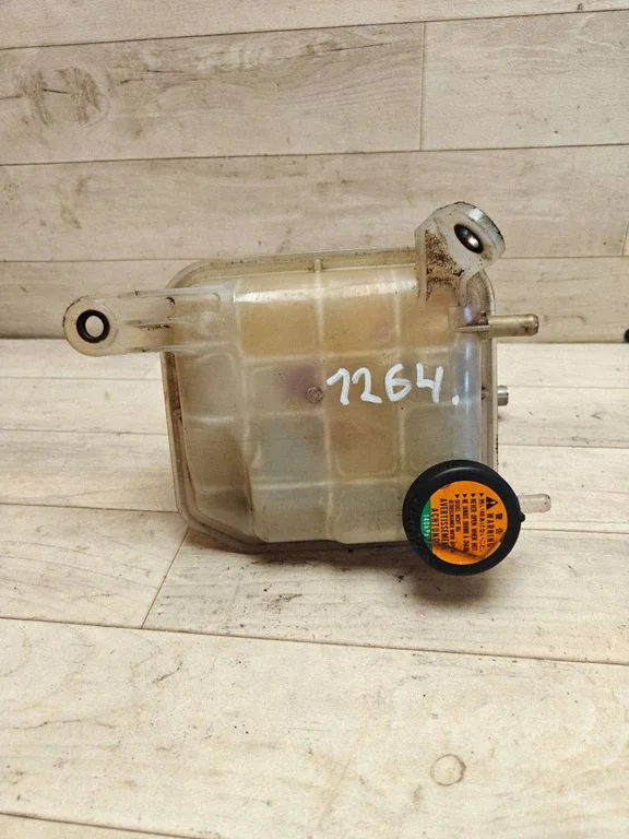 Coolant expansion tank/reservoir