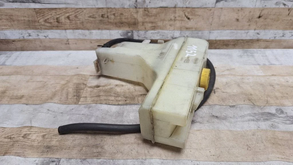 Coolant expansion tank/reservoir – Nissan X-Trail T30 (2001-2007)