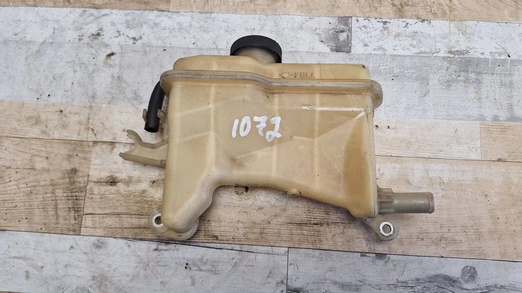 Coolant expansion tank/reservoir – Toyota Prius (NHW20) (2003-2009)