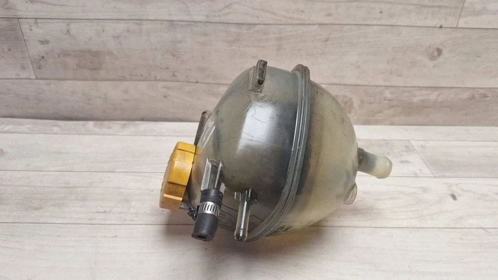 Coolant expansion tank/reservoir 9202200