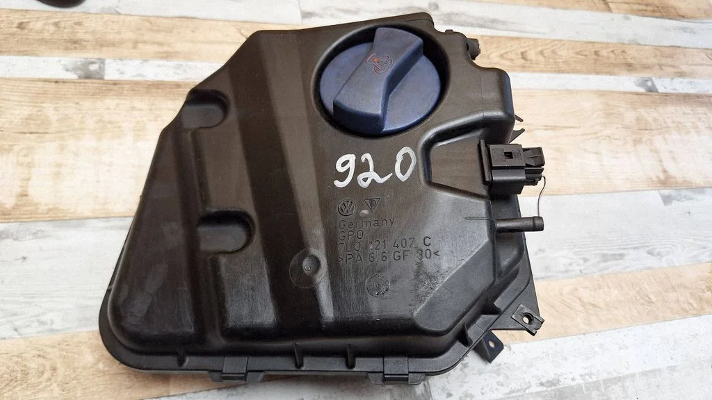 Coolant expansion tank/reservoir – Volkswagen Touareg I (2002-2010)