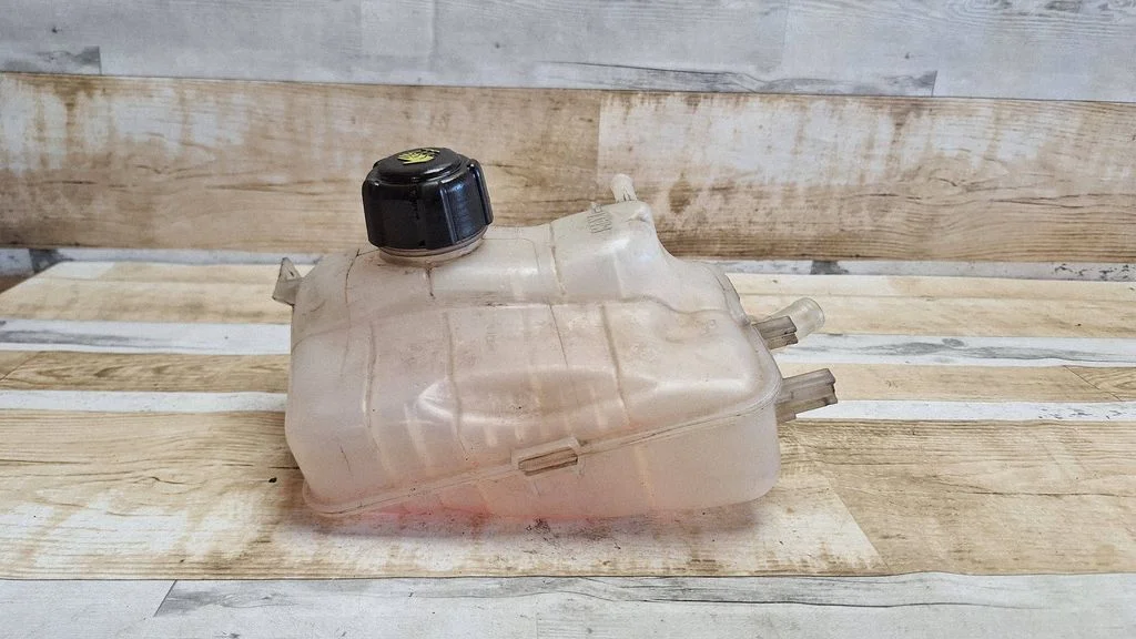 Coolant expansion tank/reservoir – Renault Scenic III - Grand scenic III (2009-2016)