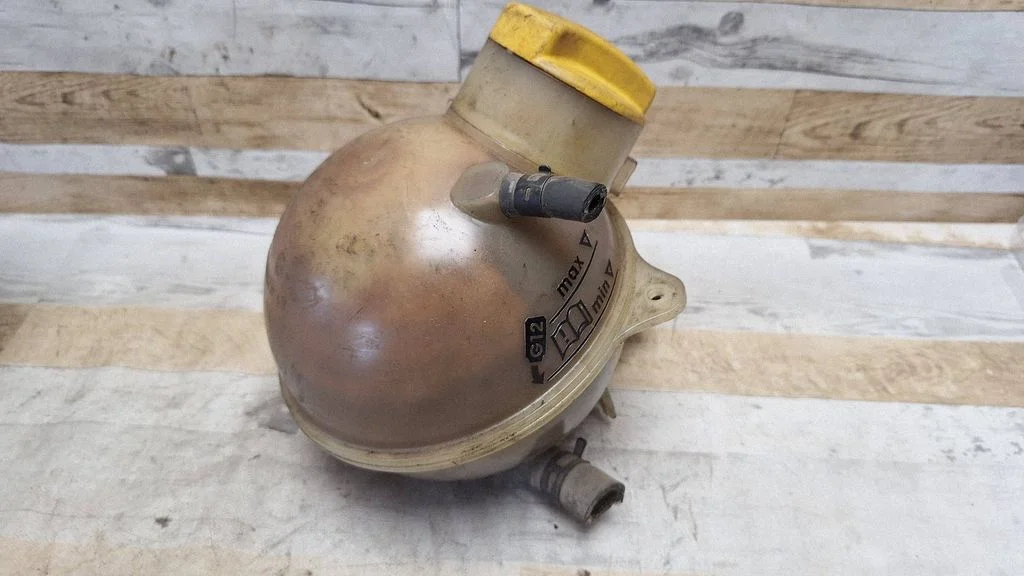 Coolant expansion tank/reservoir 7M3121407