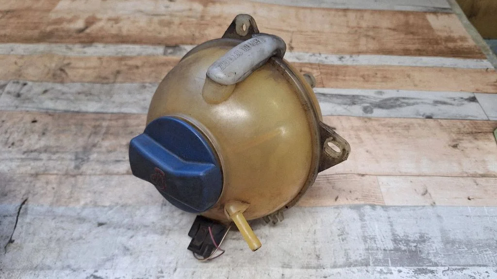Coolant expansion tank/reservoir – Volkswagen Golf IV (1998-2005)