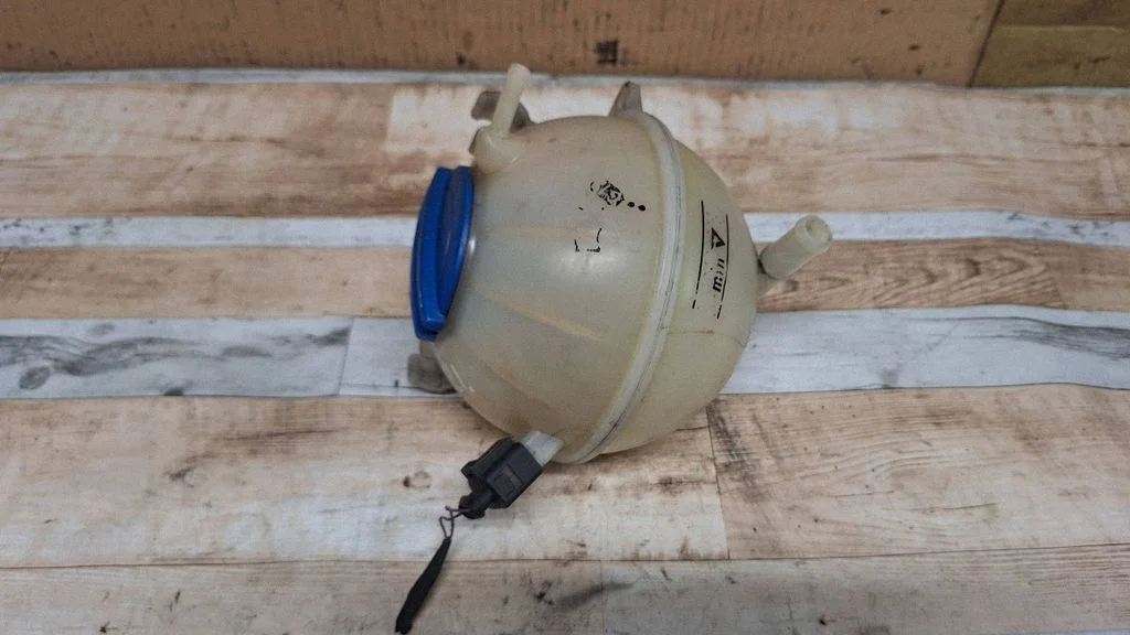 Coolant expansion tank/reservoir 1K0121407A