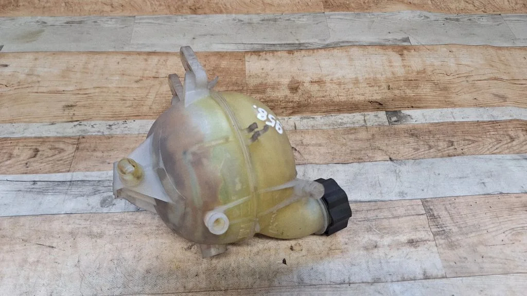 Coolant expansion tank/reservoir 9639562580