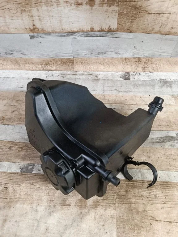 Coolant expansion tank/reservoir 8570079