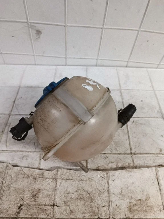Coolant expansion tank/reservoir 6Q0121407