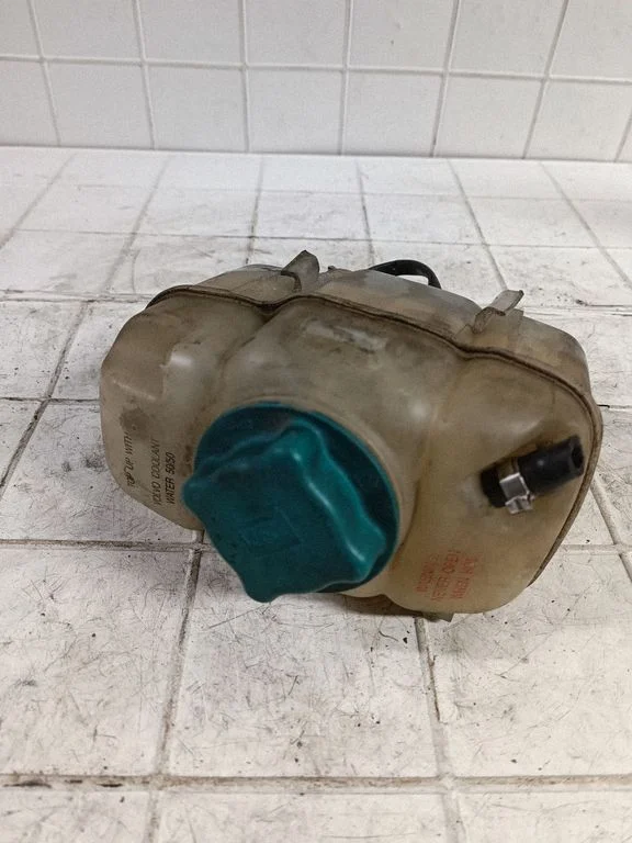 Coolant expansion tank/reservoir 8683455