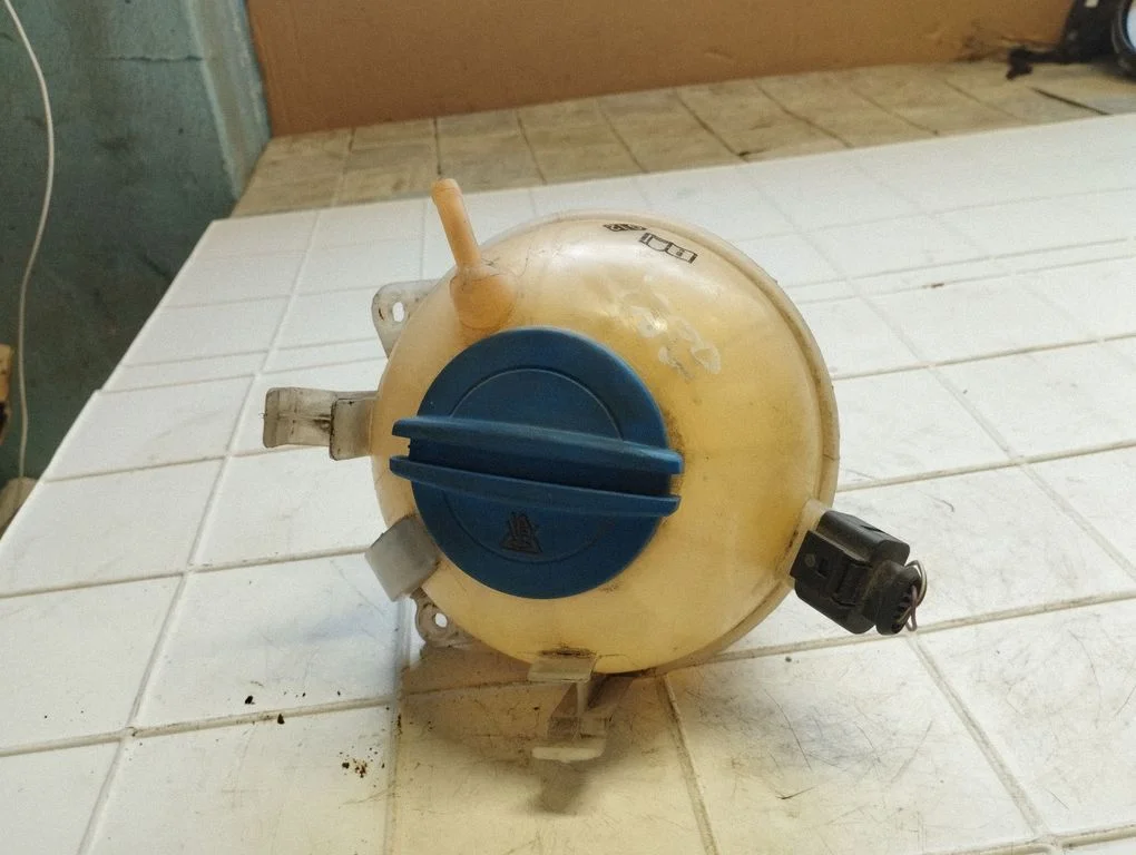Coolant expansion tank/reservoir 1K0121407A