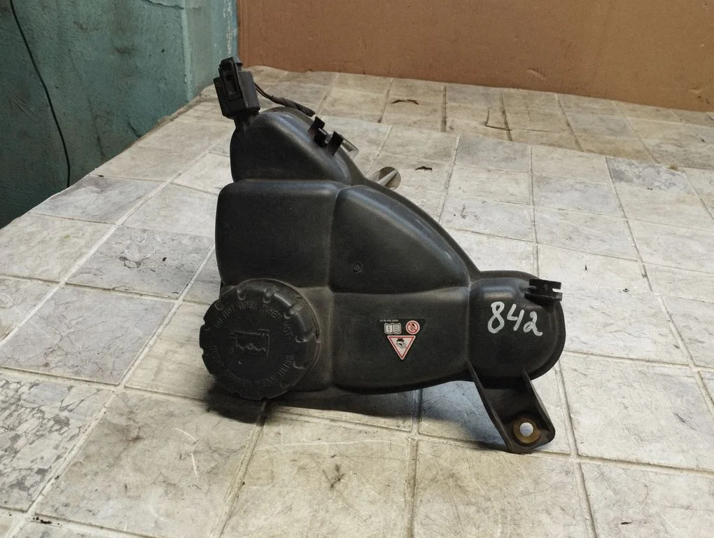 Jahutusvedeliku paisupaak 2515000049