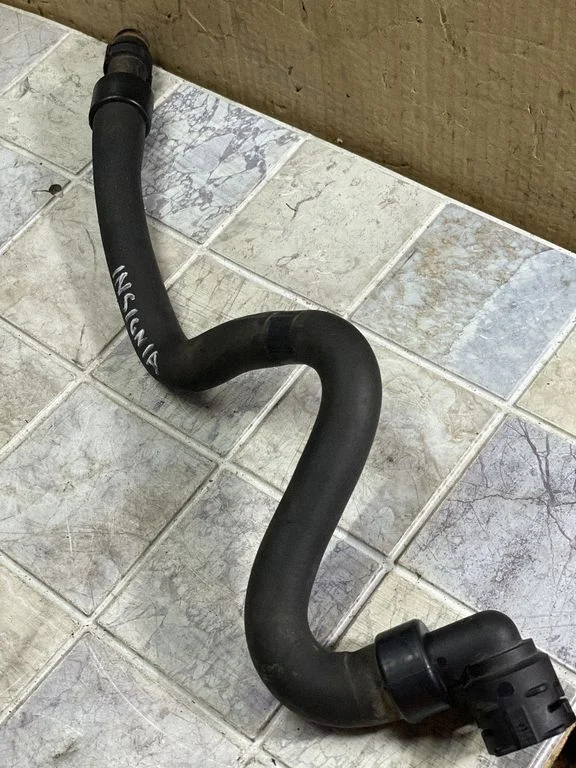 Engine coolant pipe/hose 565563897