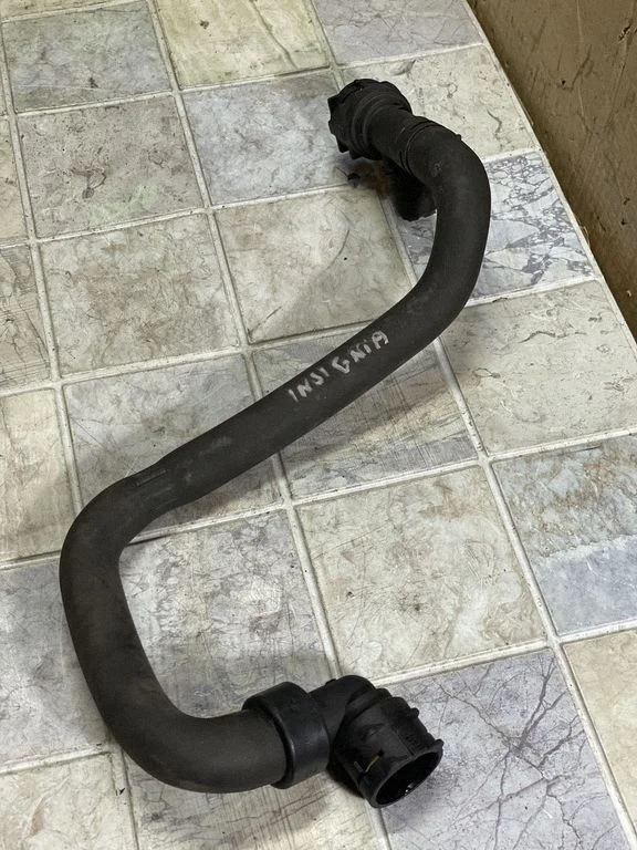 Engine coolant pipe/hose 565563897