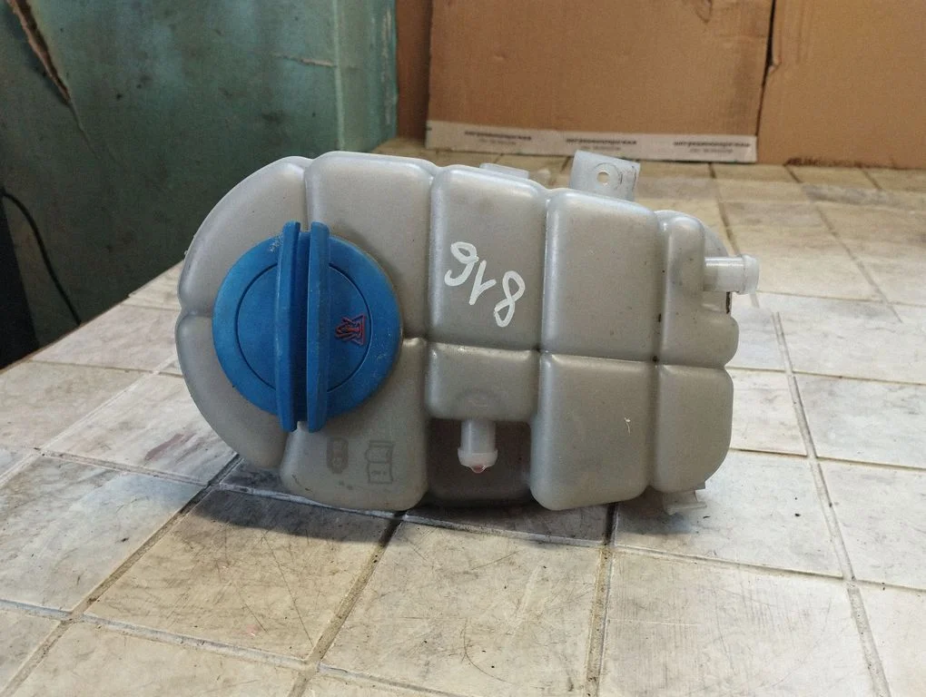 Coolant expansion tank/reservoir 4G0121403G