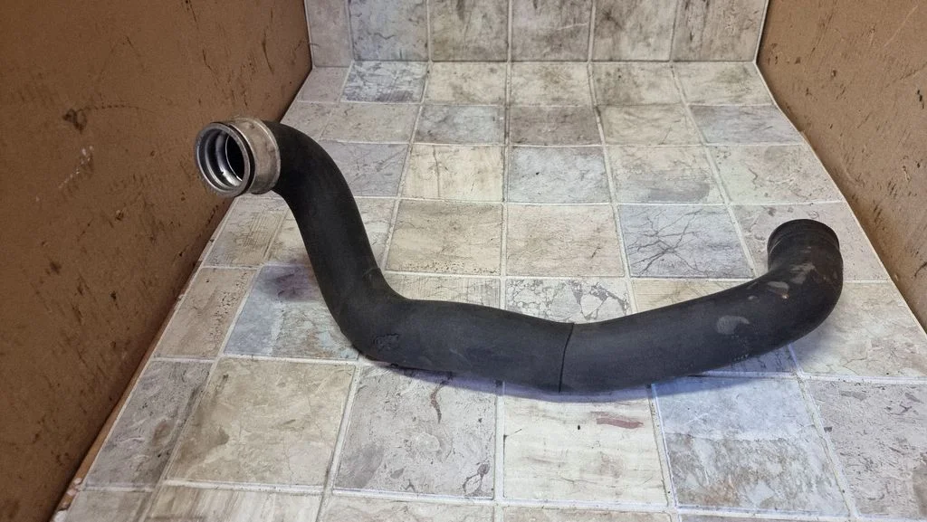 Engine coolant pipe/hose A2115010982
