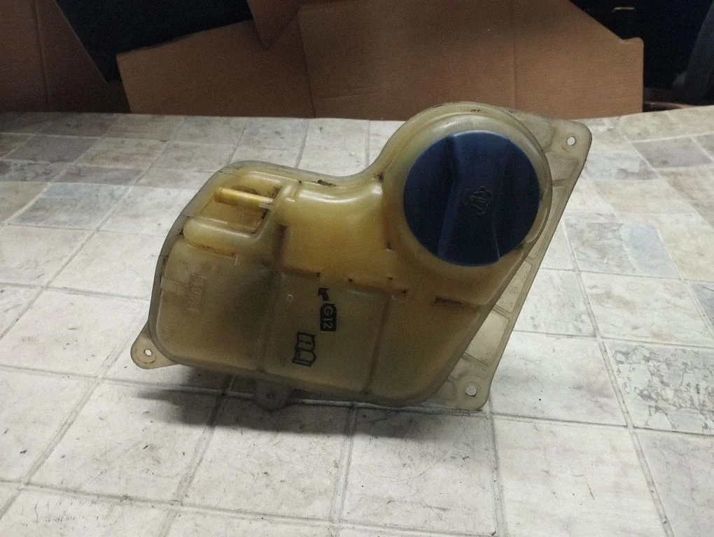 Coolant expansion tank/reservoir – Volkswagen Passat B5 (1997-2000)