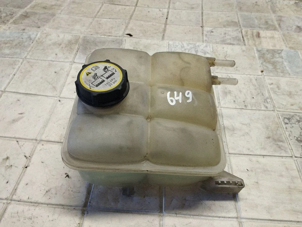 Jahutusvedeliku paisupaak – Ford Focus C-MAX (2003-2010)