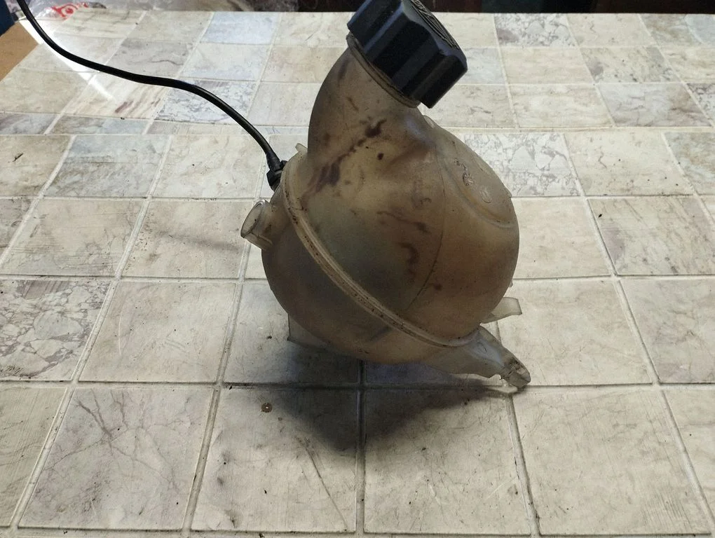 Jahutusvedeliku paisupaak 9639562580