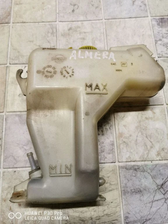 Dzesēšanas šķidruma izplešanās tvertne 21710BM400