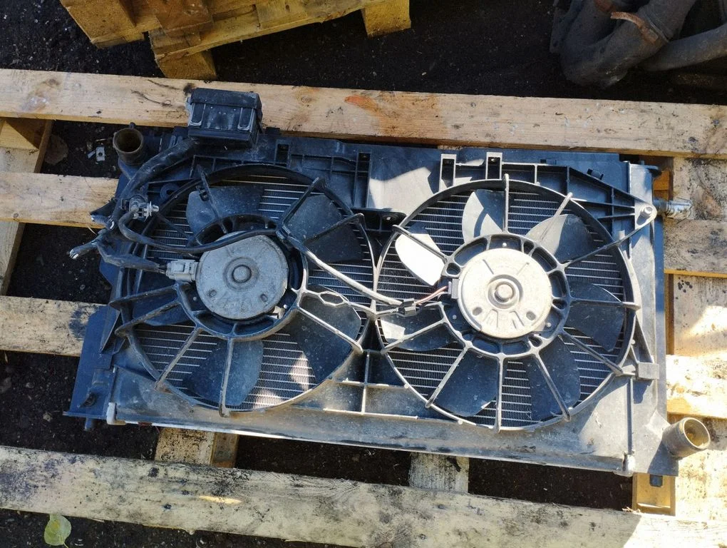 Jahutusvedeliku radiaator – Toyota Corolla Verso E121 (2001-2004)