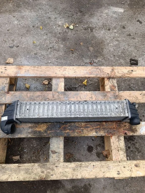 Vahejahuti radiaator – Ford Galaxy (2000-2006)