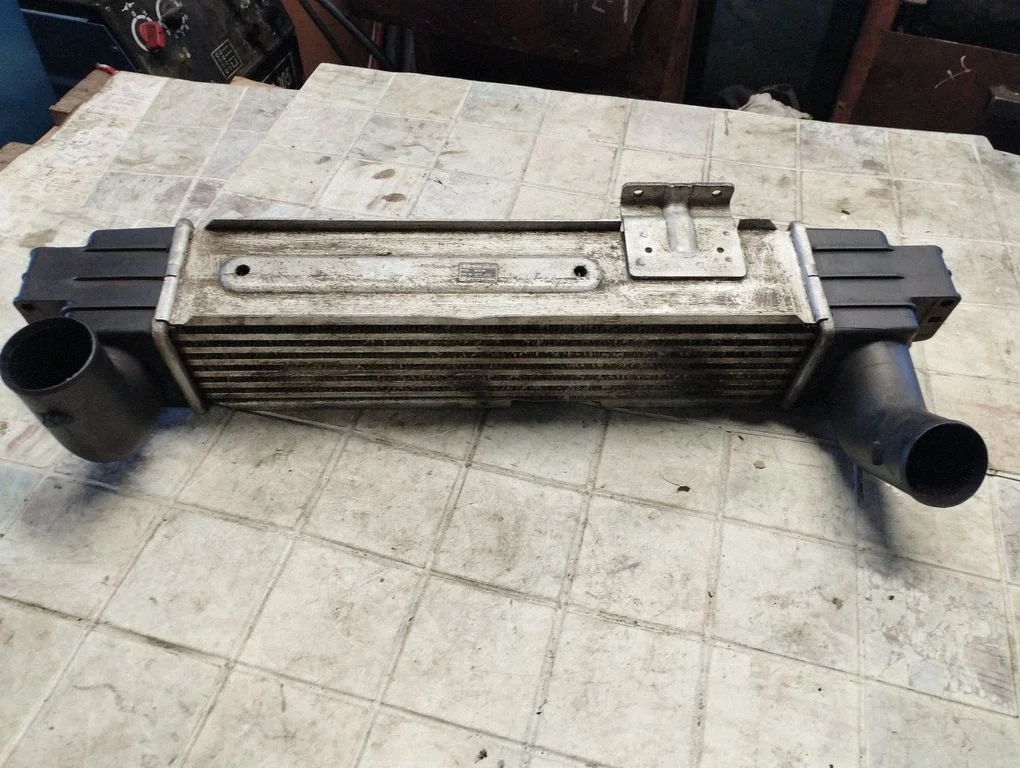 Vahejahuti radiaator – KIA Sorento (2002-2009)