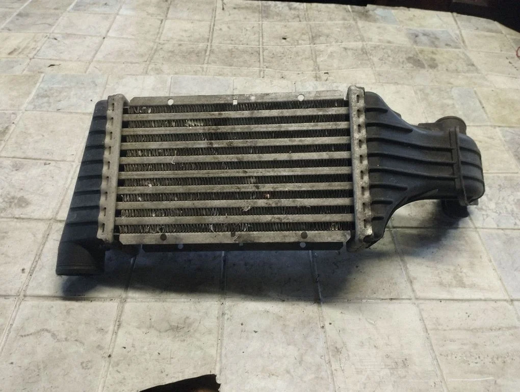Vahejahuti radiaator 09192587