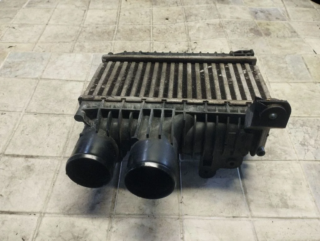 Intercooler radiator – Toyota Avensis T250 (2003-2006)