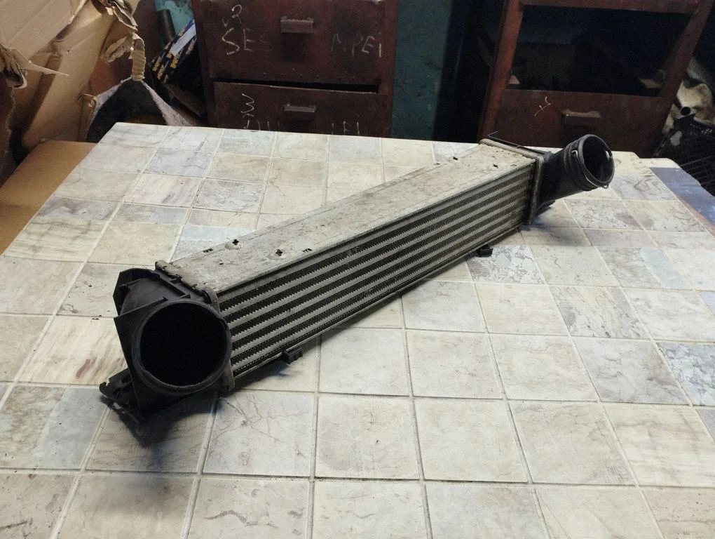 Vahejahuti radiaator 752491606