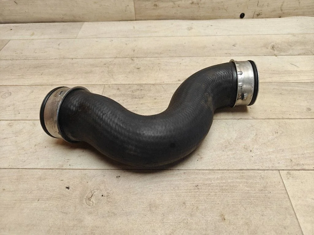 Intercooler hose/pipe