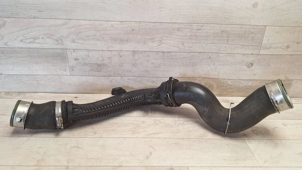 Wąż / rura intercoolera 1K0145840R
