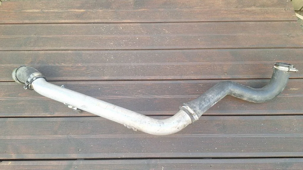 Intercooler hose/pipe 7L6145795H