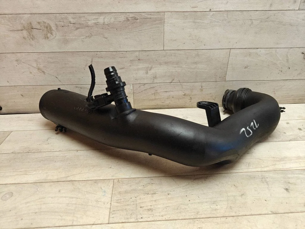 Intercooler hose/pipe 1K0129654L