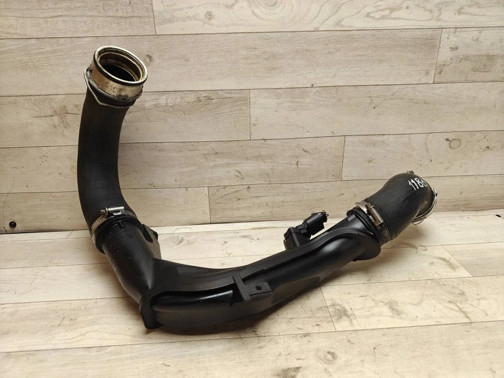 Wąż / rura intercoolera 5N0145770A